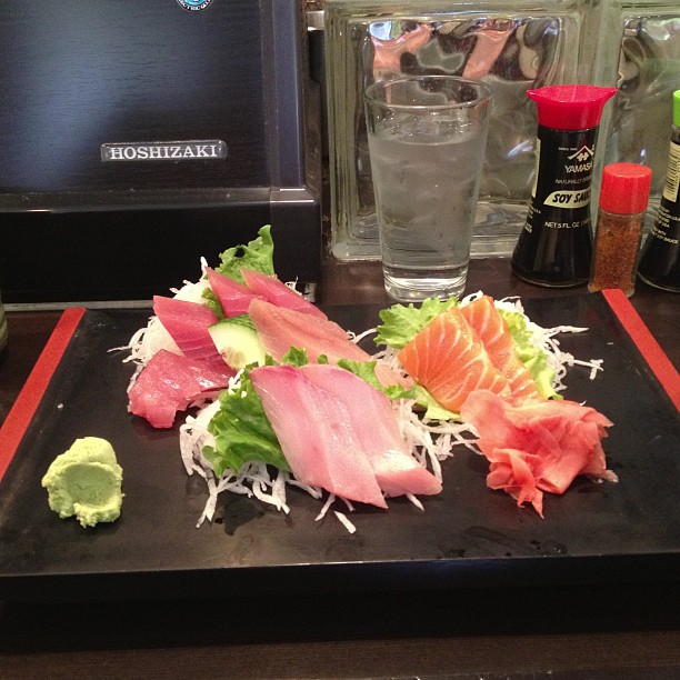 Sashimi sampler – tasty!